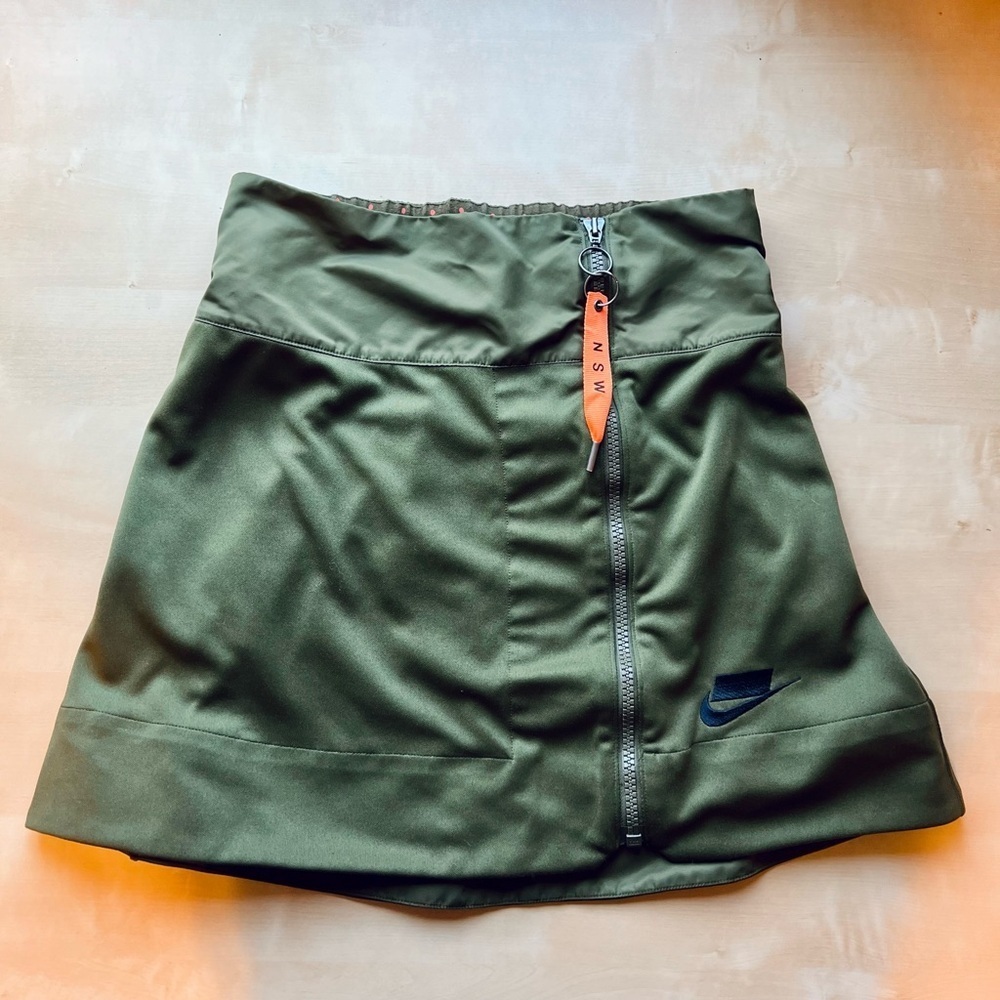 Nike Sportswear Athletic Skirt Asymmetrical Zipper in Olive Green size Large